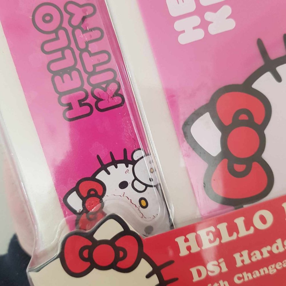 2010 Nintendo DSi Hello Kitty Sanrio Hardshell Hard Case Changeable Faceplate - Picture 2 of 6